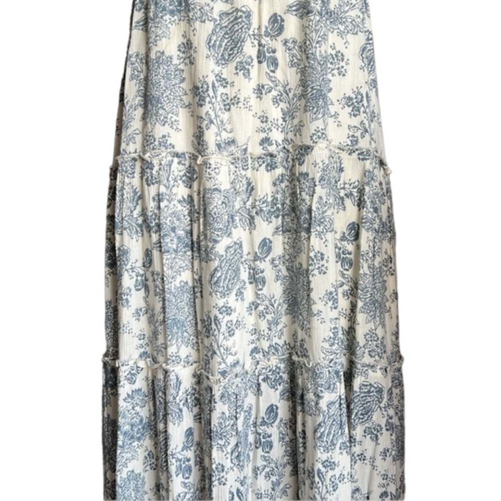 Elegant Blue and White Floral Maxi Dress - Picture 8 of 13